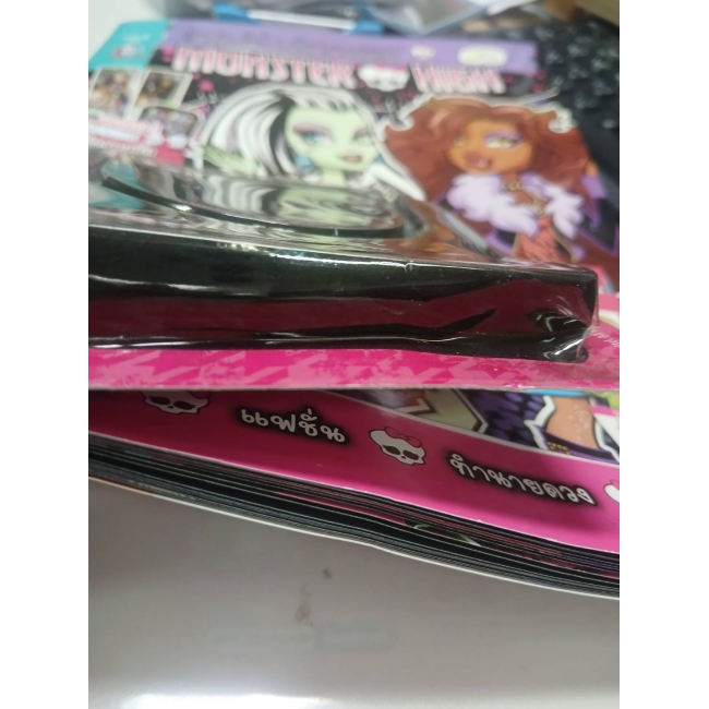 นิตยสาร MONSTER HIGH ฉบับที่ 19 รบกวนเลื่อนดูสภาพหนังสือก่อนการสั่งซื้อ**